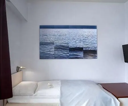 Marena Hotel 3*